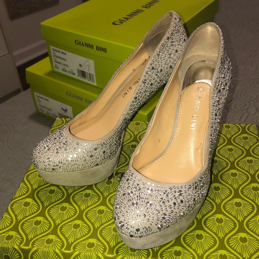 Size 7 Gianni Bini Heels
